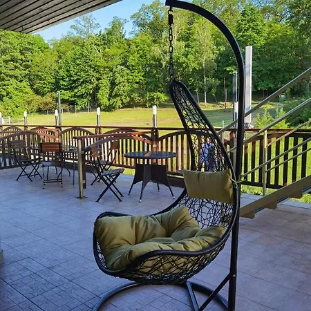 Dworek 4km Od Legnicy Hotel apartamentowy Legnickie Pole