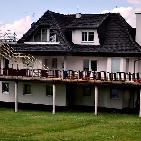 Hotel apartamentowy Dworek 4km Od Legnicy Legnickie Pole