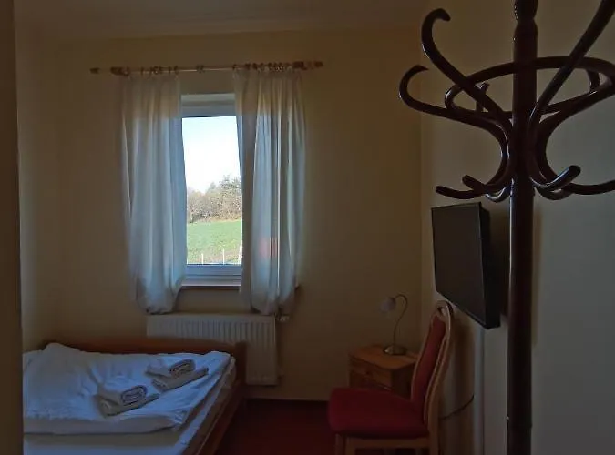 Dworek 4km Od Legnicy 3* Legnickie Pole