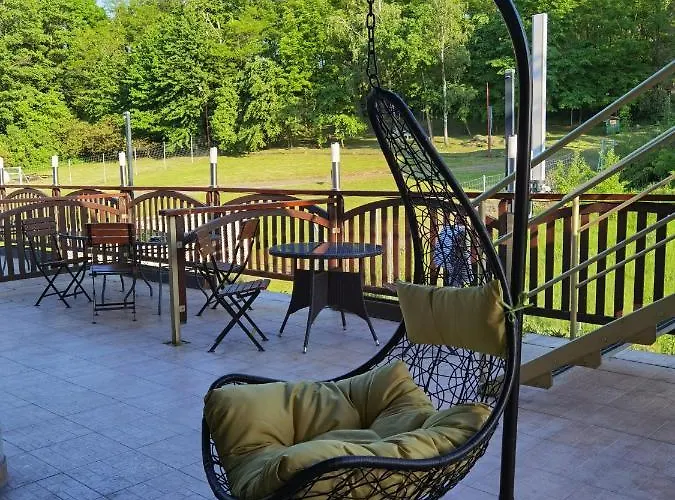 Dworek 4km Od Legnicy アパートホテル Legnickie Pole