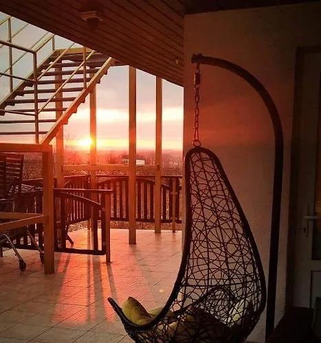 Dworek 4km Od Legnicy アパートホテル Legnickie Pole