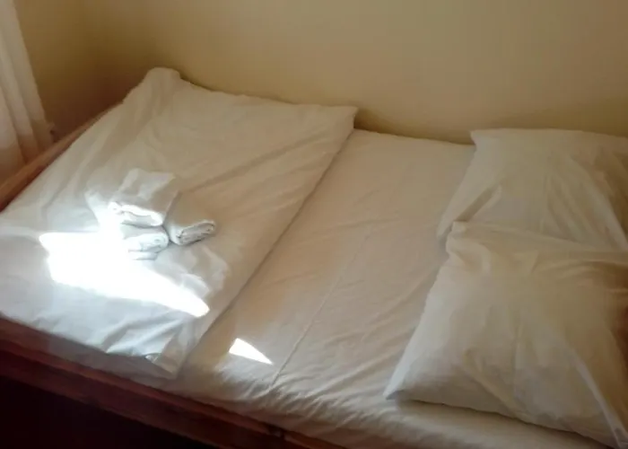 Dworek 4km Od Legnicy アパートホテル Legnickie Pole